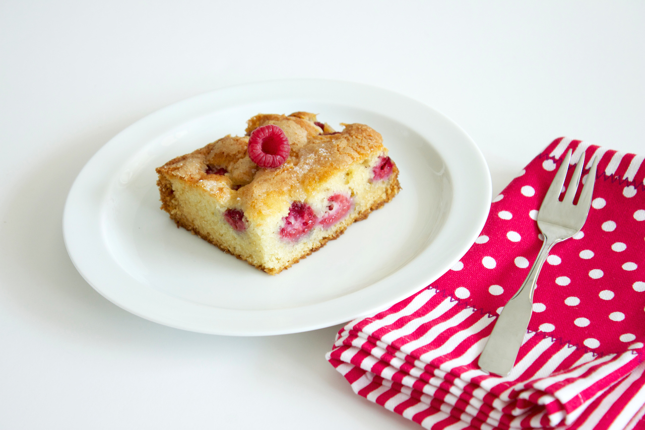 raspberry amaretto cake