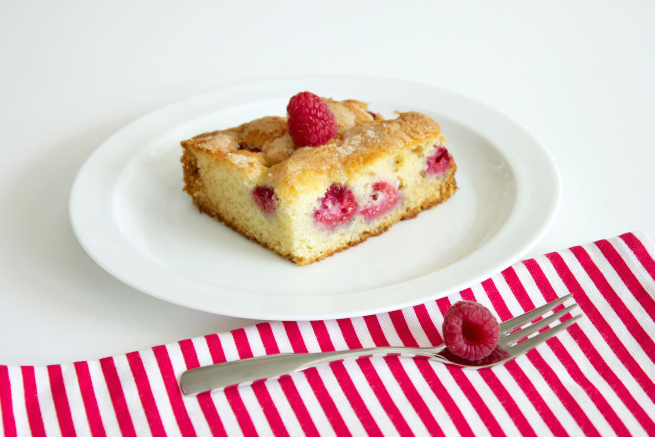 raspberry amaretto cake