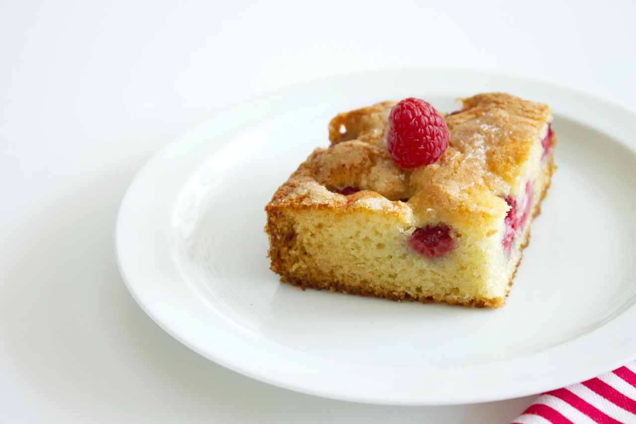 raspberry amaretto cake