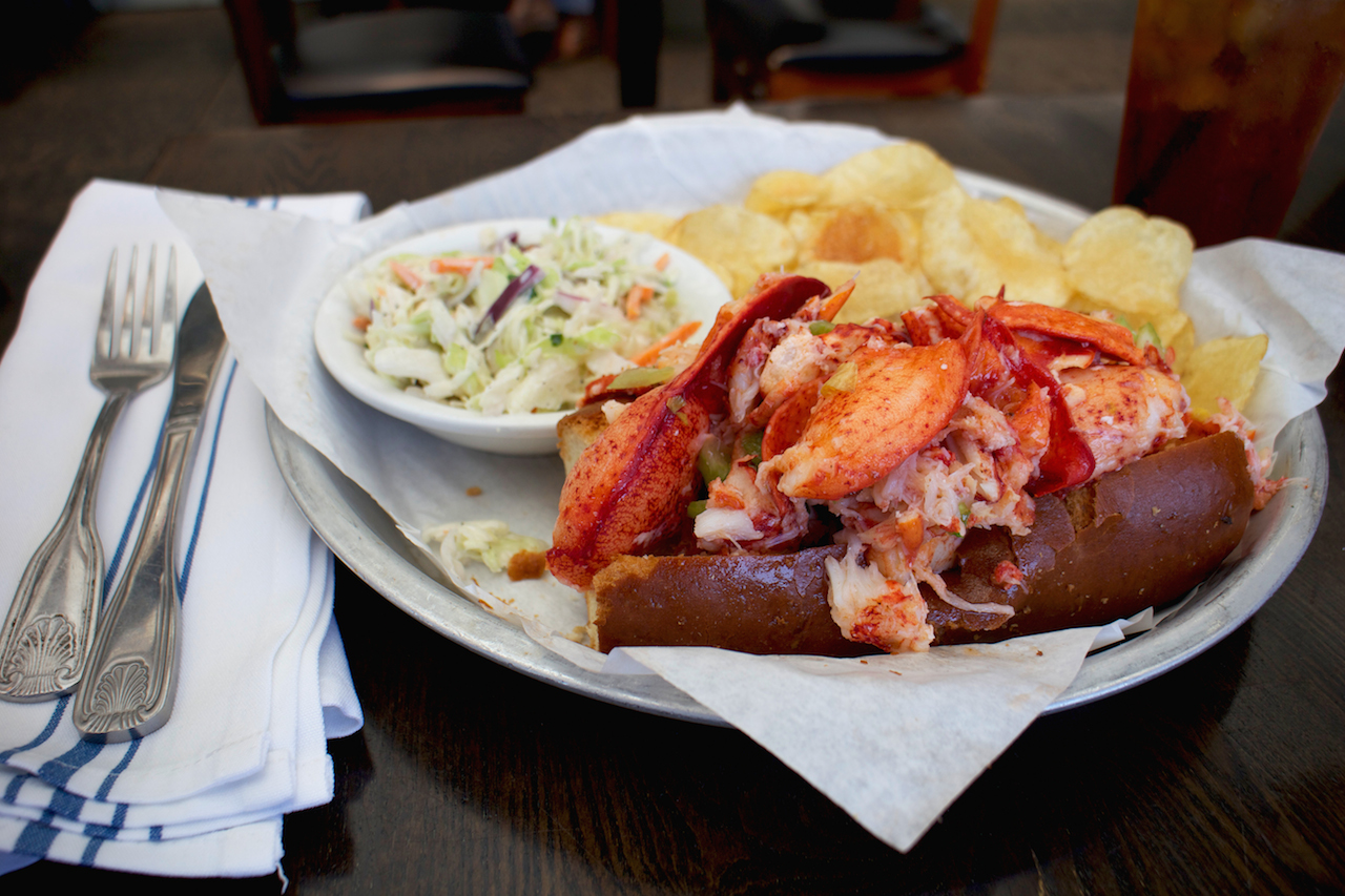 sams chowder house lobster roll