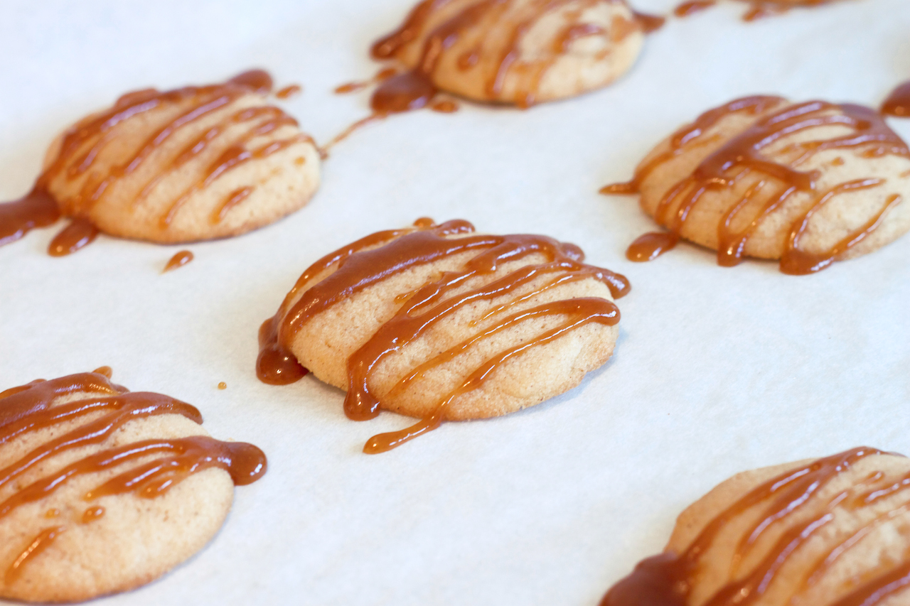 pumpkin spice cookies with maple butter