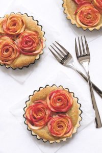 apple rose tartelettes