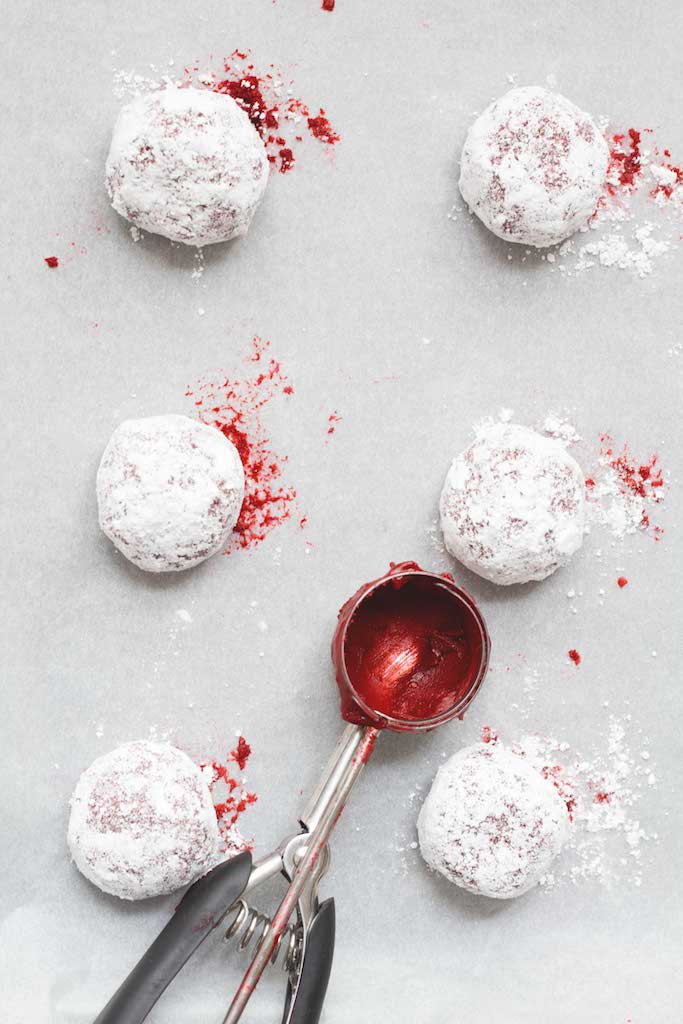 red velvet crinkle cookies