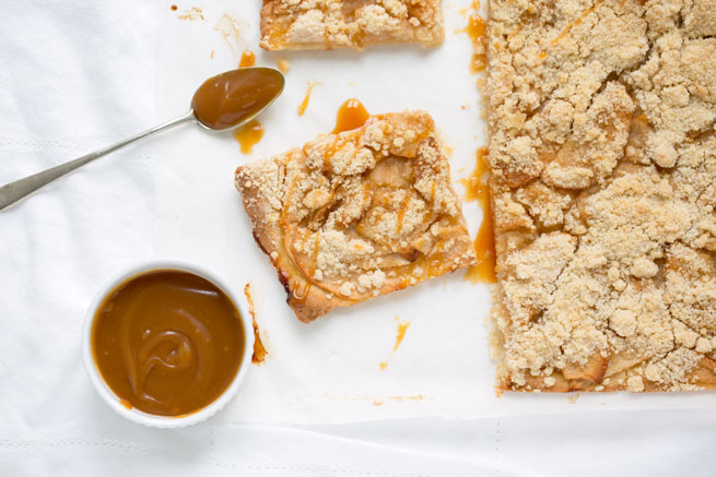 apple crumb caramel bars