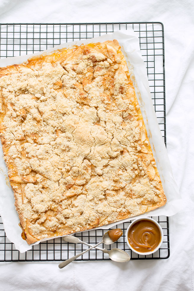 apple crumb caramel bars