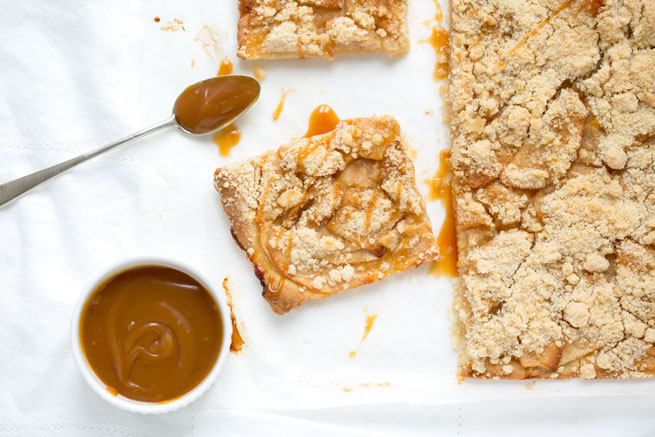 apple crumb caramel bars