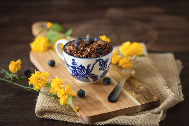 healthy chocolate granola