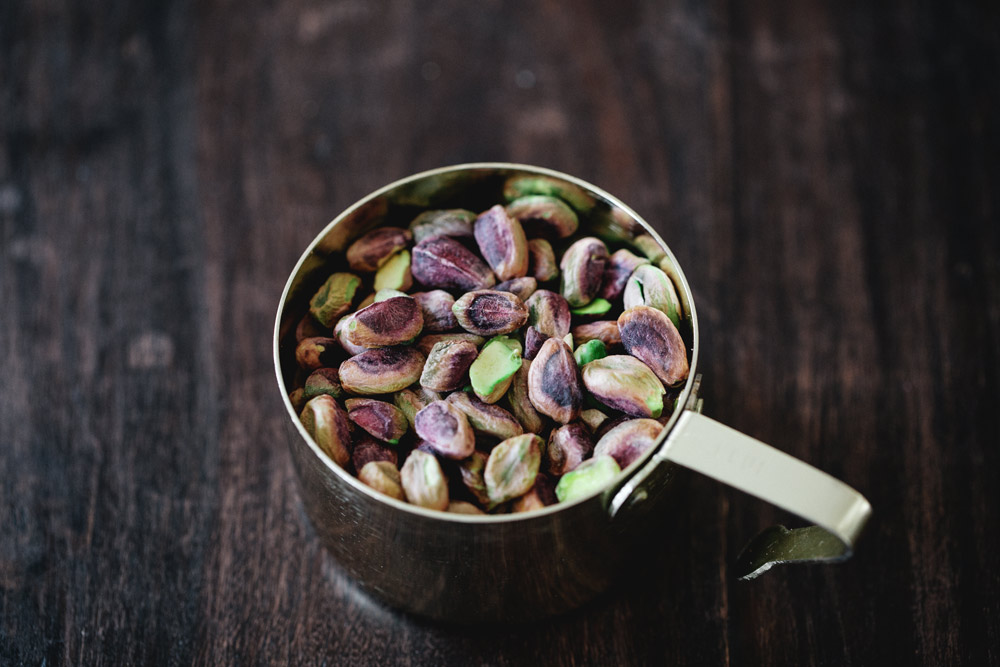 pistachio chai cake