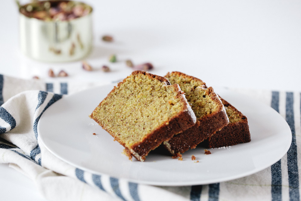 pistachio chai cake