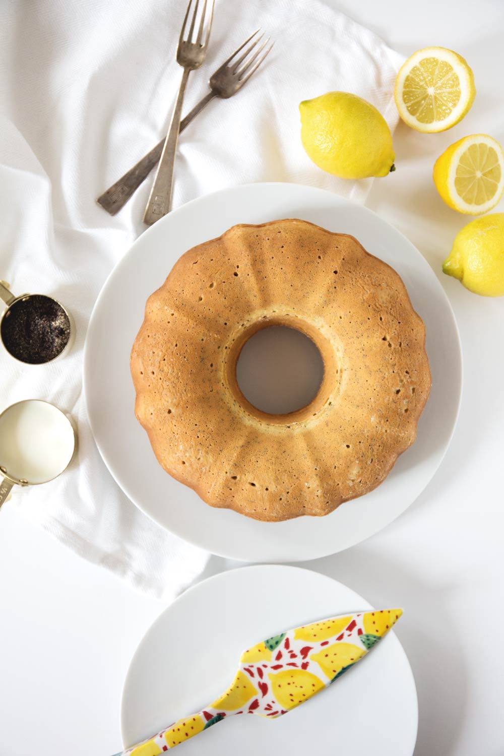 lemon poppyseed bundt cake